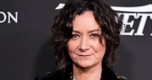 sara gilbert net worth